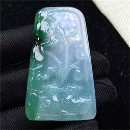 翡翠與玉石、黃金的區(qū)別 材質(zhì)、文化與價(jià)值的全面解析